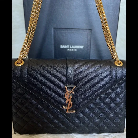 🍾🥂SOLD🥳Large Saint Laurent Envelope Handbag - Picture 4 of 15